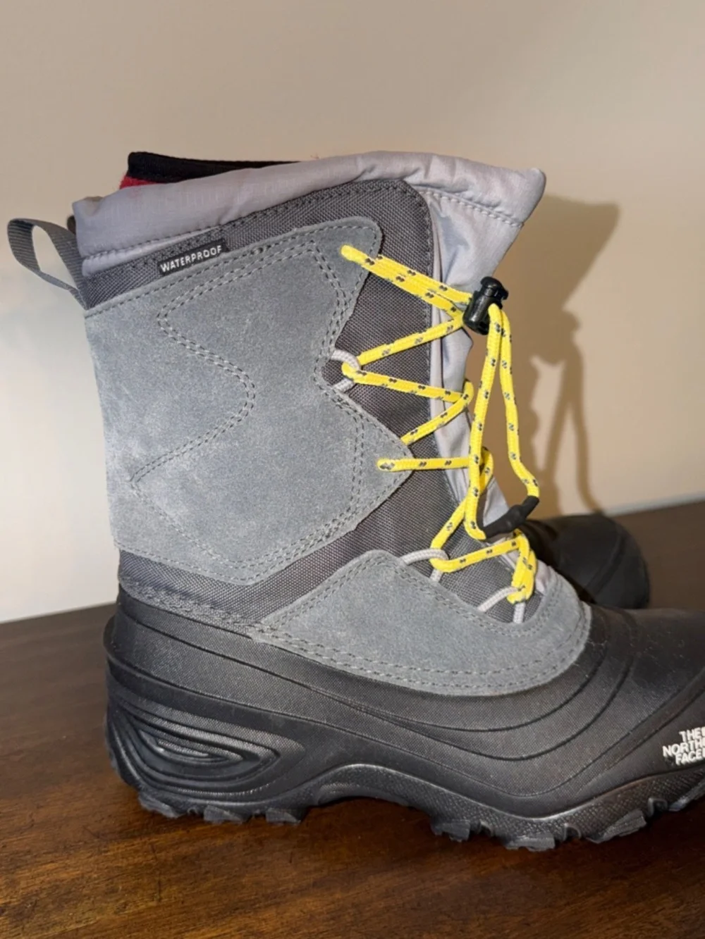 North Face Kids ALPENGLOW V Waterproof Winter Boots Gray, Kids Size 3